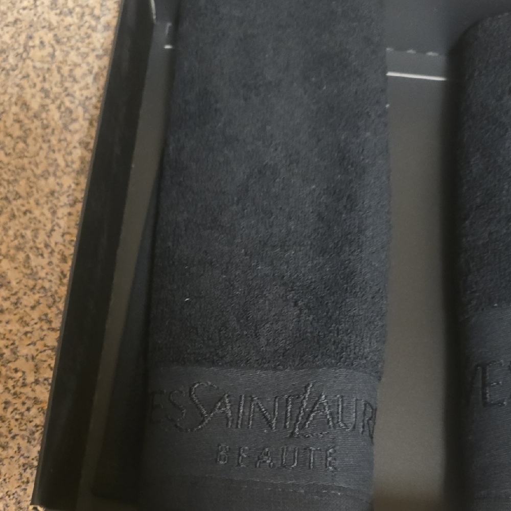 Yves Saint Laurent Black Towel Set NWB - Picture 4 of 4